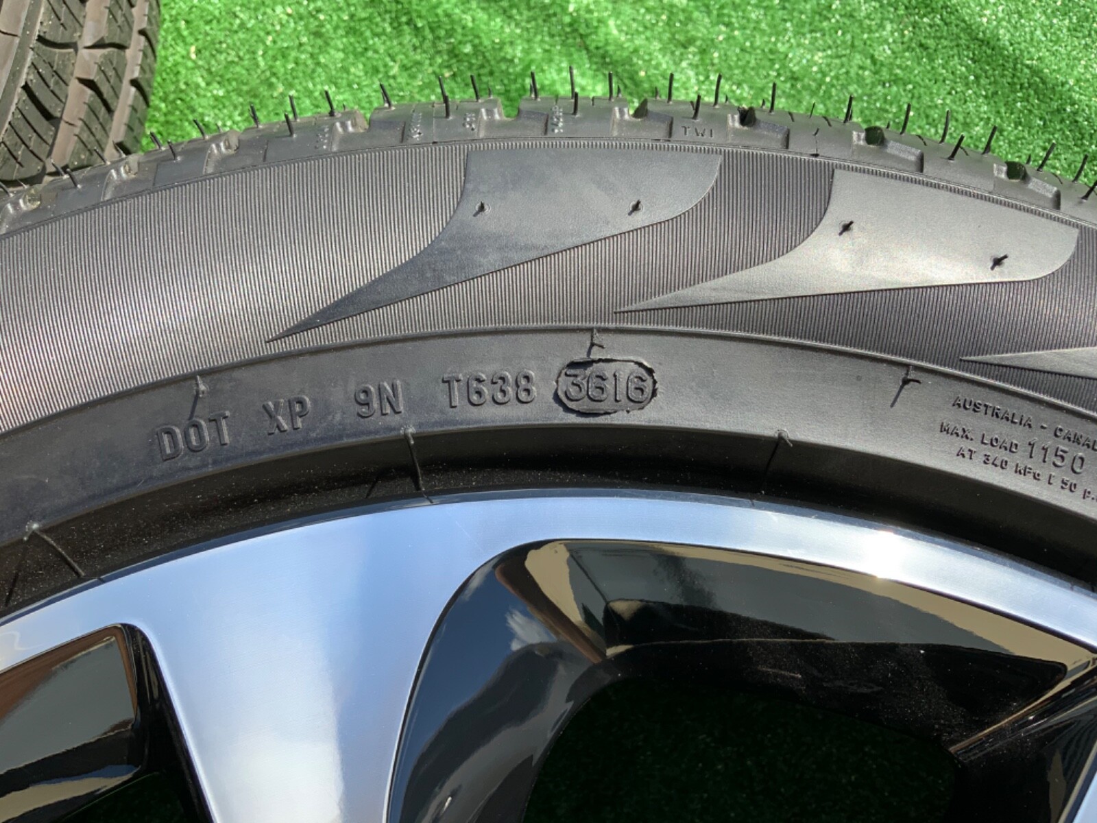 Bentley Bentayga 21 inch Tires Pirelli Mulliner Option Rare Video