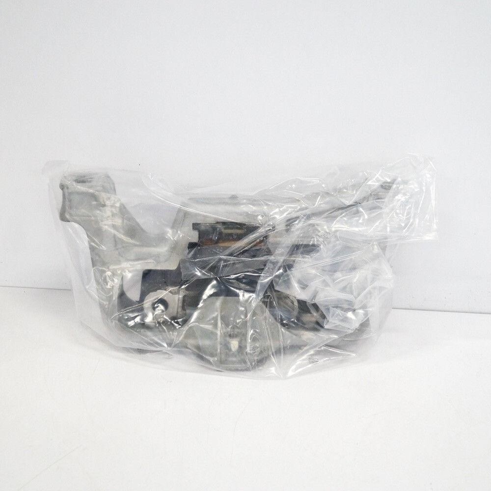 OEM MERCEDES BENZ GLA X156 Genuine Engine Mount Right Side 