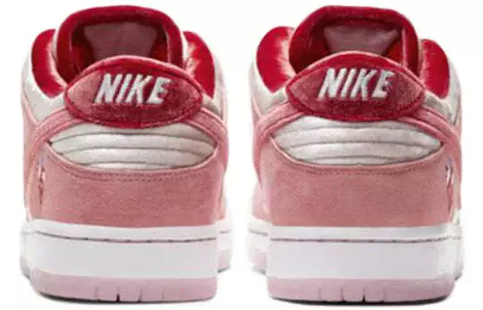 Strangelove × Nike SB Dunk Low Valentine's Day CT2552-800 Strangelove × Nike SB Dunk Low Valentine's Day CT2552-800
