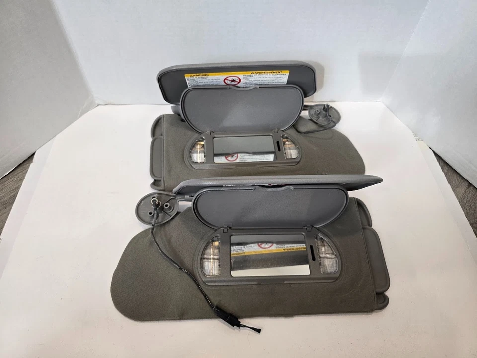 2000-2005 Buick Lesabre Left Right Pair of Sun Visors Gray illuminated OEM A088 - Image 3 of 4