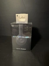 Beats Studio3 (Black) & Beats Solo Bud (Ivory)