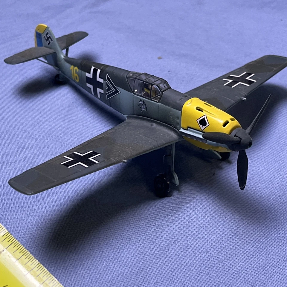Vintage Corgi WWII Die Cast Model Airplanes + Other Quality Military Planes (9) - Image 4 of 4