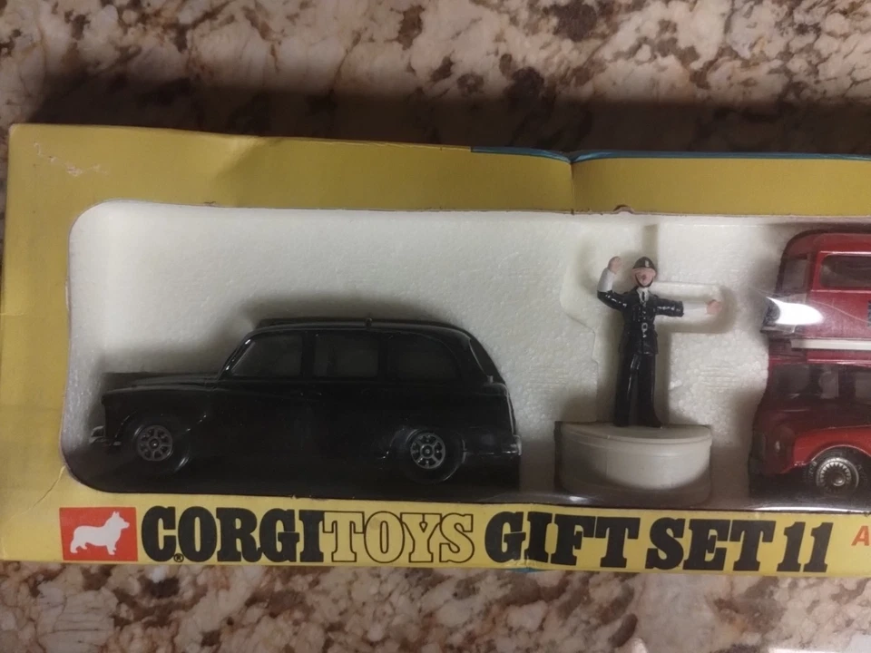 Juego de regalo Corgi 11 en caja original Foto 2 de 4