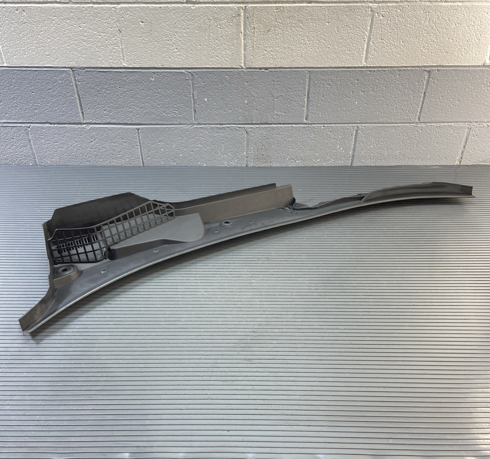 2017-2023 Rolls Royce Down RR6 Front Windshield Cowl Grill Trim Panel OEM