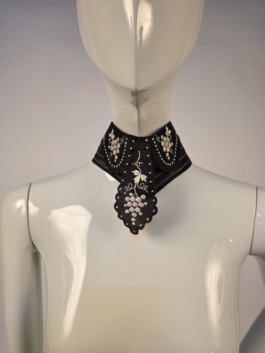 OLD STOCK EDWARDIAN SILK ORGANZA COLLAR FOR DRESS W EMB GRAPE DETAIL