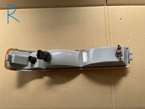 GMC Chevy Express Savanna Turn Signal Set 2003-2013 _ 16530391 & 16530392 - Picture 6 of 15
