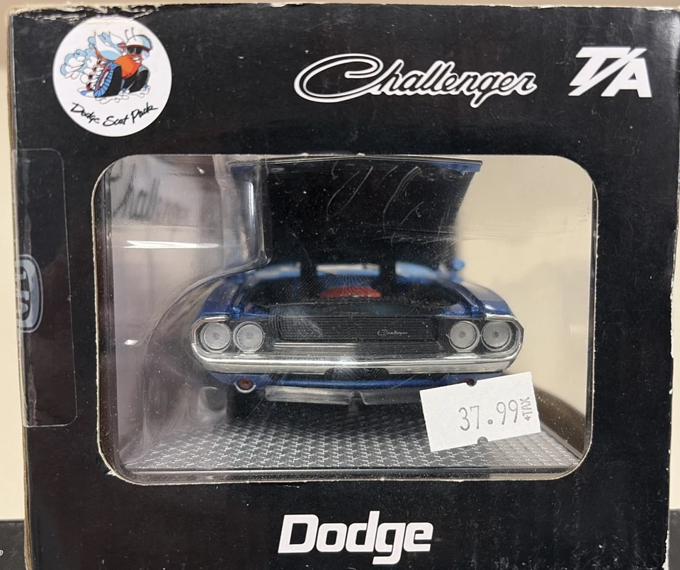NIB M2 Machines 1970 Dodge Challenger R85 40300 Diecast Model Car 1/24 Scale - Image 3 of 4