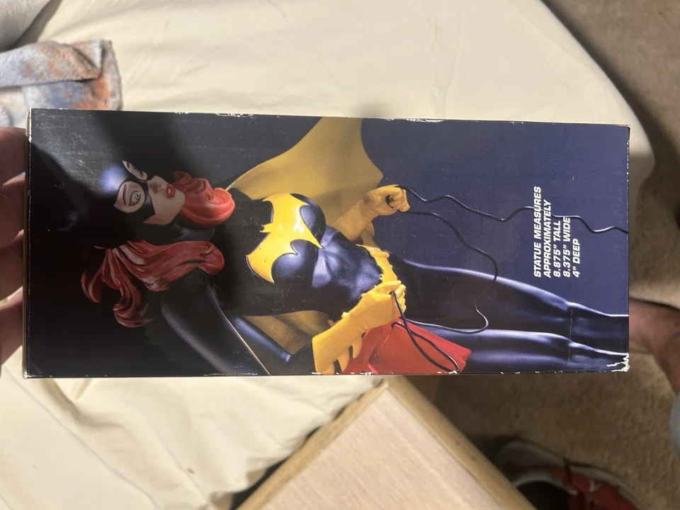 Temprano Batgirl Cubierta Niñas del Universo DC Estatua Adam Hughes 1471 de 6000 Foto 2 de 4