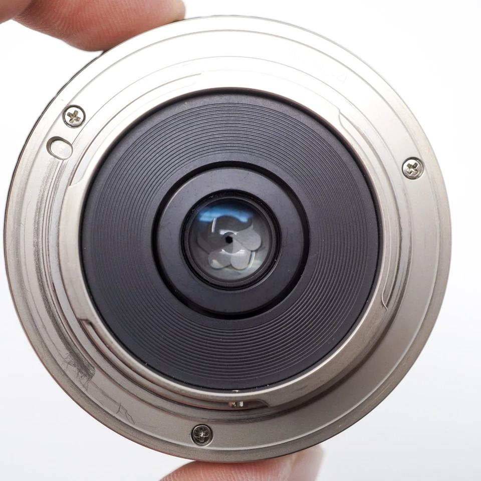 Samyang 7.5mm f/3.5 UMC Fisheye Lens for Micro Four Thirds - Excellent Condition - Image 4 of 4