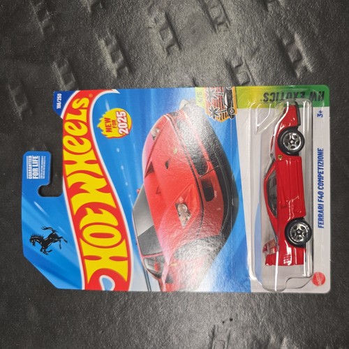 Hot Wheels Ferrari F40 Competizione HYW59 HW Exotics 4/5 Carte courte rouge sous licence Ferrari Mattel 2025 1:64