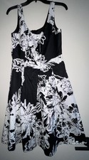 NWT Sz 10 White House Black Market Dress Midi Knee Length Floral Unlined Pockets