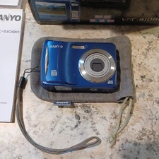 Sanyo VPC-S1080 10 Megpixel Digital Camera - Blue - TESTED 2 GB no card