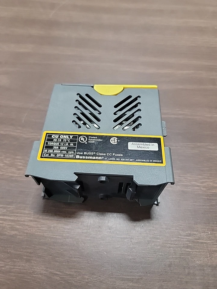 Cooper Bussmann OPM-1038R Optima Fuse Holder 30 Amp 600 V WITH FNQ-R-10 Fuses - Image 4 of 4