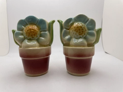 Vintage Shawnee Blue Flowers in pots Salt & Pepper Shakers M15