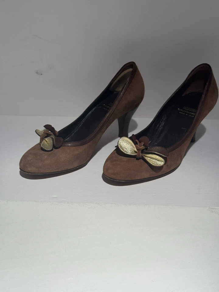 Moschino cheap and chic Brown Suede Floral Bow Pumps ~ Size 6 US / 36.5 ITALY - Image 4 of 4