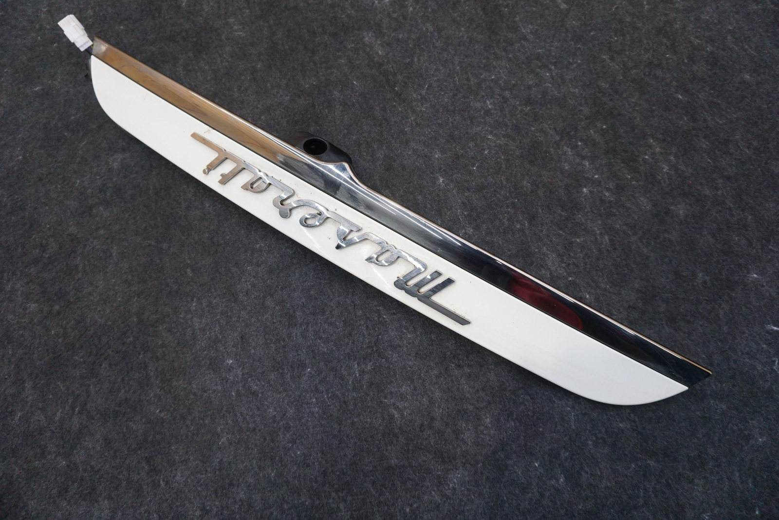 Rear Trunk Handle Plate Light Trim Panel 670134461 Maserati Ghibli M157 2014-20