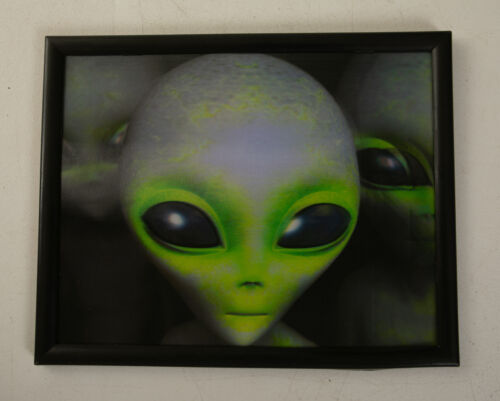 Little Green Man Alien ET (O2R) Lenticular 3D Picture (JSF6) Carnival Prize 10x8 - Afbeelding 1 van 8