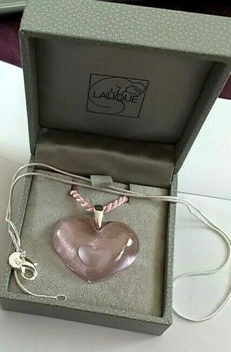 LALIQUE DOUBLE HEARTS PENDANT LOVELY - HALLMARKED SILVER CHAIN - NEW BOXED - Picture 3 of 3