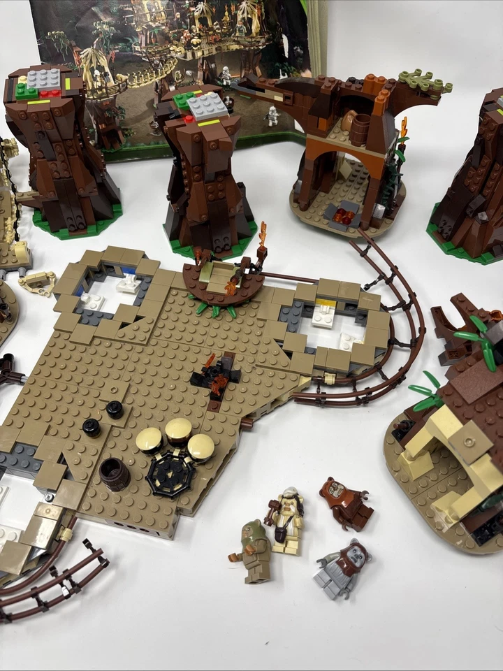LEGO Star Wars Ewok Village Set 10236 Incomplete Missing Pieces - Image 3 of 4