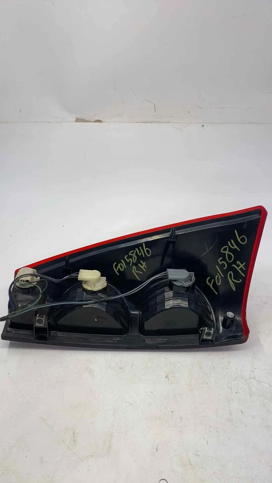 02 03 04 05 06 CHEVY AVALANCHE 1500 Tail Light Assembly Passenger Side Right - Изображение 2 из 3