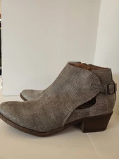 Not Rated Womens Ankle Boots, Sz 6, Short Boots, Bootie, Faux Snake- Lght Gray