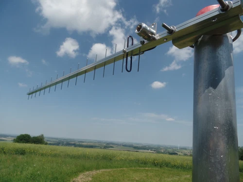 Super 13 cm ATV und WLAN Yagi Richtantenne 17 Elemente 16,5dB 18,7dBi N-Buchse.