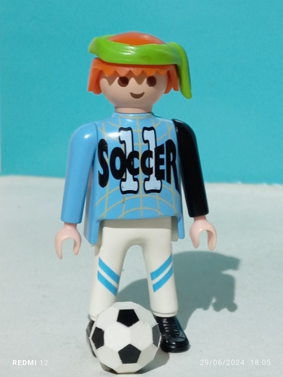 PLAYMOBIL ANTIQUE FIGURE FOOTBALLER BALL SOCCER PLAYER REF 3868