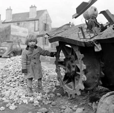 WWII Photo Child in France German Tank April 1945 WW2 B&W World War Two / 8008