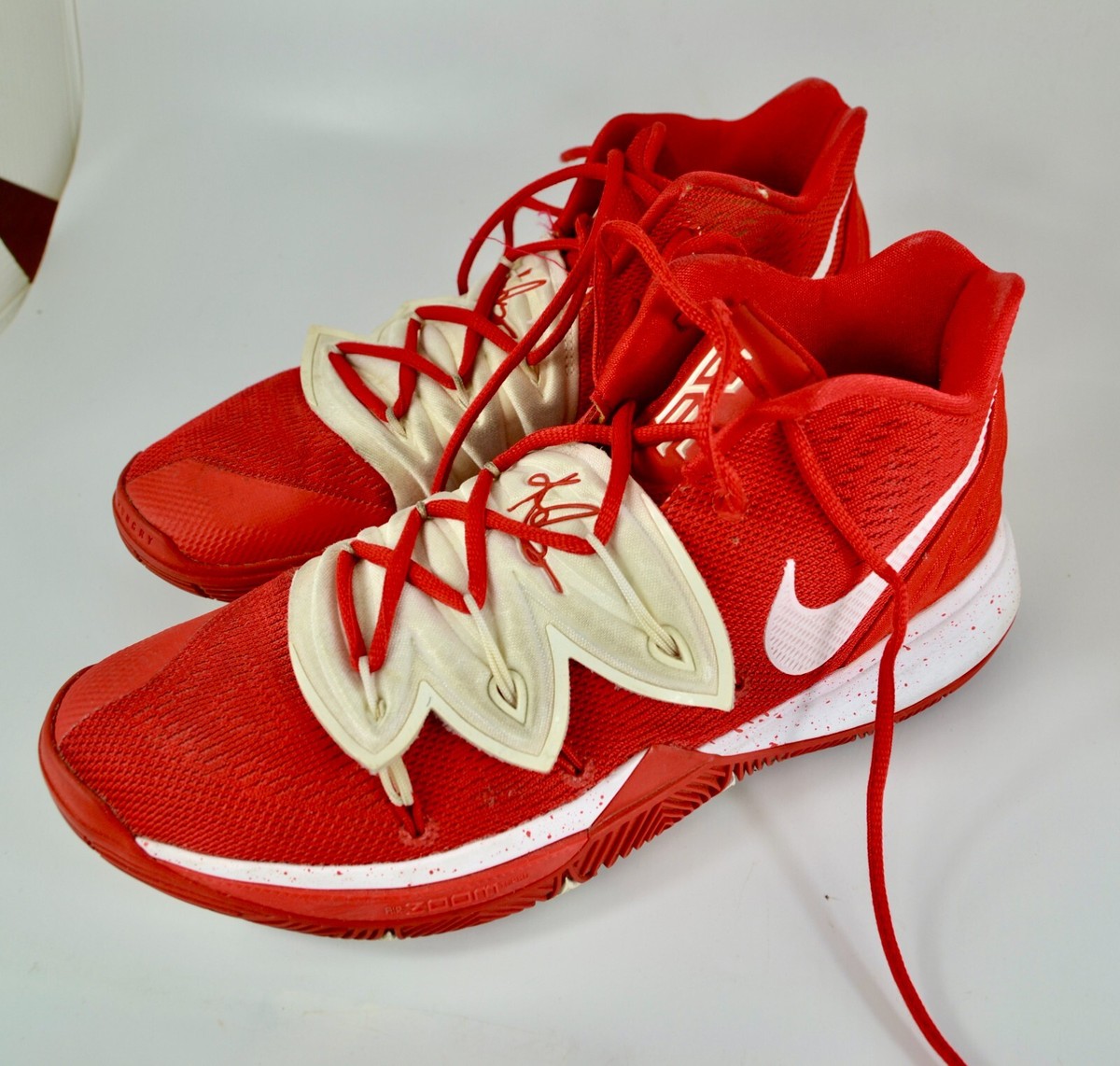 kyrie irving red basketball shoes