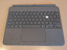 Logitech Combo Touch Keyboard - 5th ~ 6th iPa...