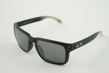 Good OO9102-Y655 Oakley Holbrook SI Veteran's Day Matte Black/Prizm Black