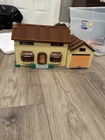 Lego Simpsons Lot Playset with Kwik E Mart pieces, (Pls read description)
