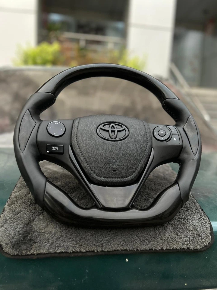 Volante deportivo Toyota Corolla 2014-2018 fibra de carbono cuero | Foto 2 de 4