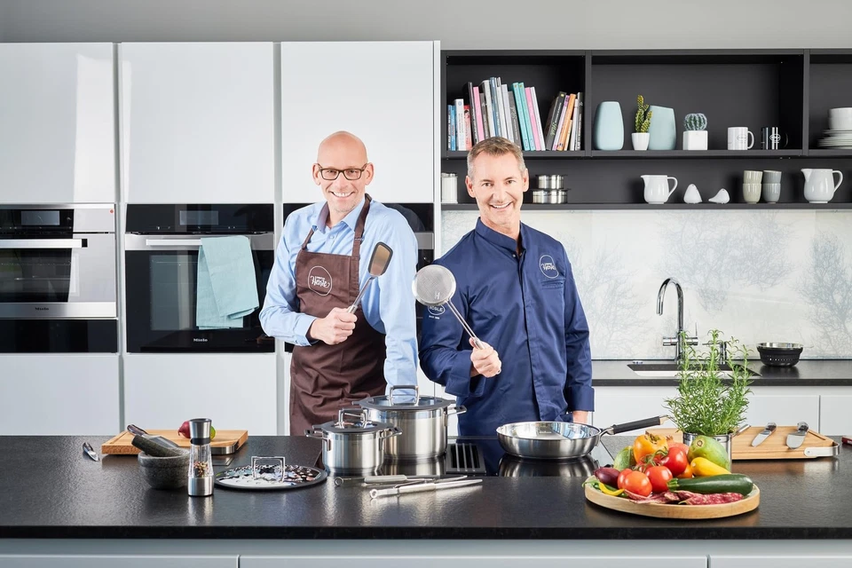 Rösle Stainless Steel Conical Strainer, Wire Handle, 7.1-inch 7.1" Wire Handle - Image 2 of 4