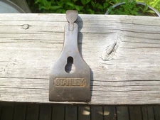 VIN. CAP LOCK FOR STANLEY WOOD PLANE NO. 4 OR 5 ??, 1 15/16 " WIDE.