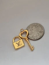 One  pcs    1 pieces   metal    zipper pull Lock / key yellow