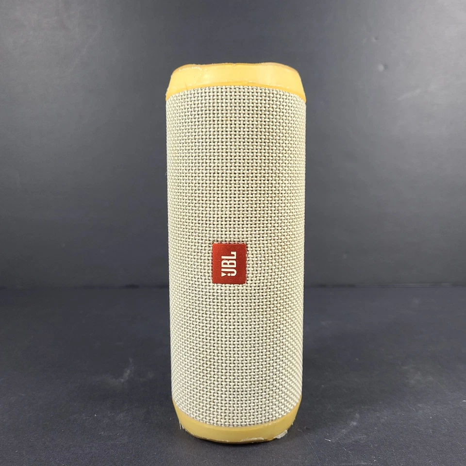 Altavoz inalámbrico portátil JBL Flip 4 impermeable Bluetooth - blanco/amarillo Foto 2 de 4