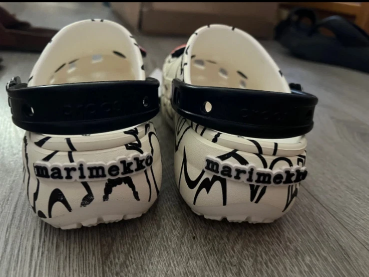 Crocs x Marimekko Platform W5 Nuevo con Etiquetas Completely New - Imagen 3 de 4