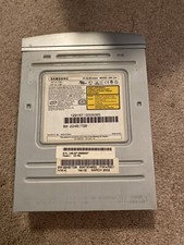 Samsung SW-224 Internal IDE CD-RW Drive Silver Bezel