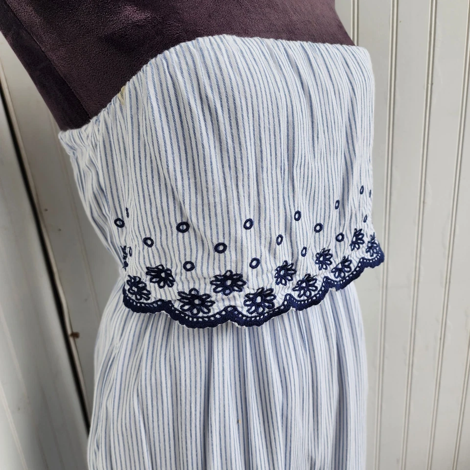 Jersey Jessica Simpson sin tirantes para mujer talla XS con volantes a rayas azul floral playero Foto 2 de 4