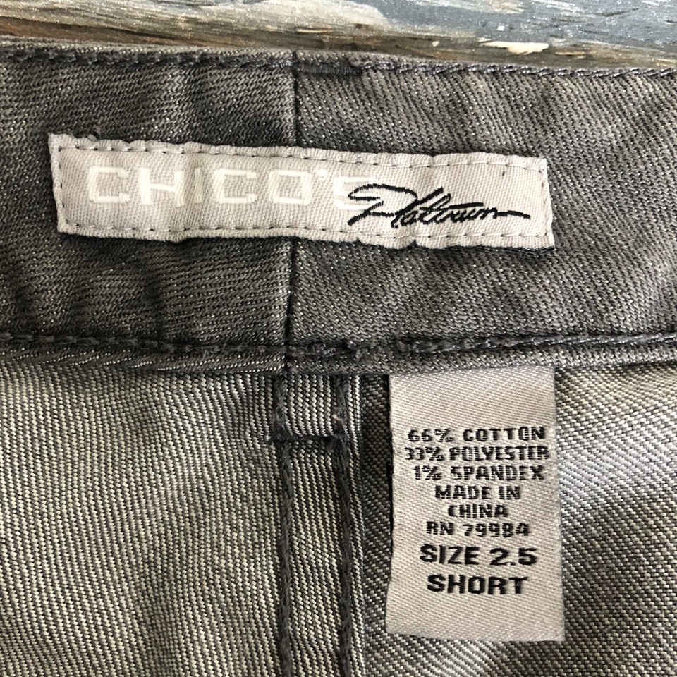 Chicos Platinum Jeans Womens 2.5 short (14) Gray Faded Denim Straight