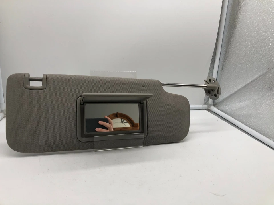 Parasol gris para pasajeros Chevrolet Malibu 2004-2012 OEM B04B22032 Foto 3 de 4