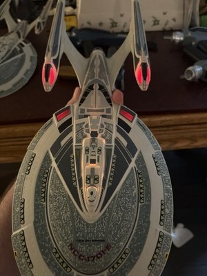 2006 Diamond Select /Art AsylumStar Trek U.S.S. Enterprise'NCC