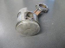 YAMAHA OUTBOARD STANDARD PORT PISTON 6D0-11642-03-84 AND CONNECTING ROD