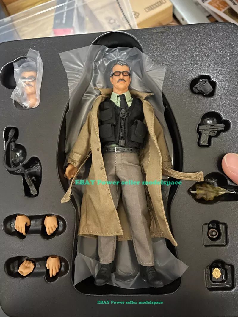 Commissioner gordon action figure outlet