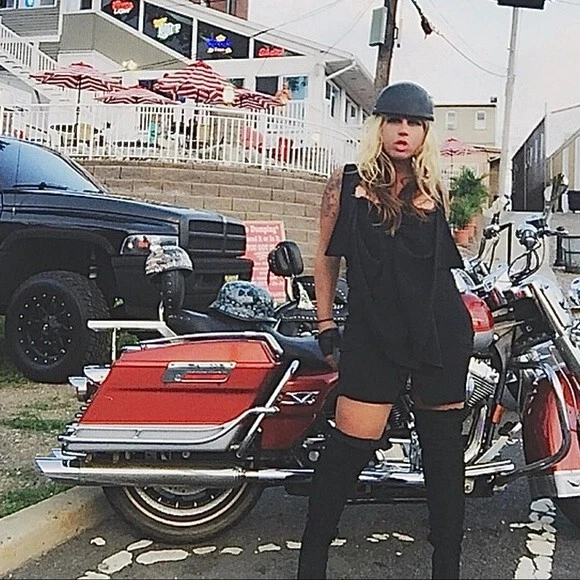 VESTIDO NEGRO MUJER SIN TÍTULO SIN MANGAS CON VOLANTES CREMALLERA FRONTAL RIBETE DE CUERO S Foto 3 de 4