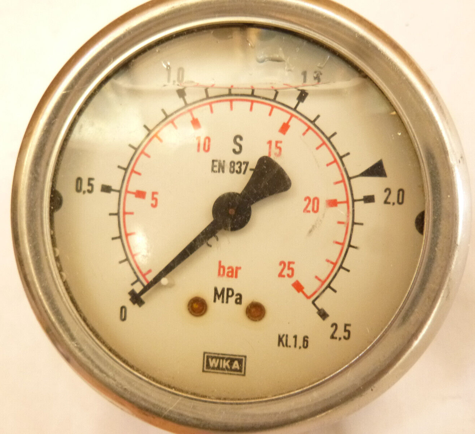 WIKA 2.5" Stainless Steel Pressure Gauge. 02.5 MPa, 25 bar, KL1.6