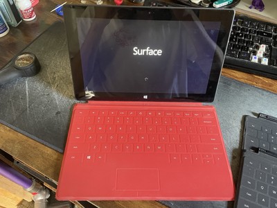 Microsoft 1516 Surface RT Tablet 64GB Bundle Keyboard & AC Adapter 