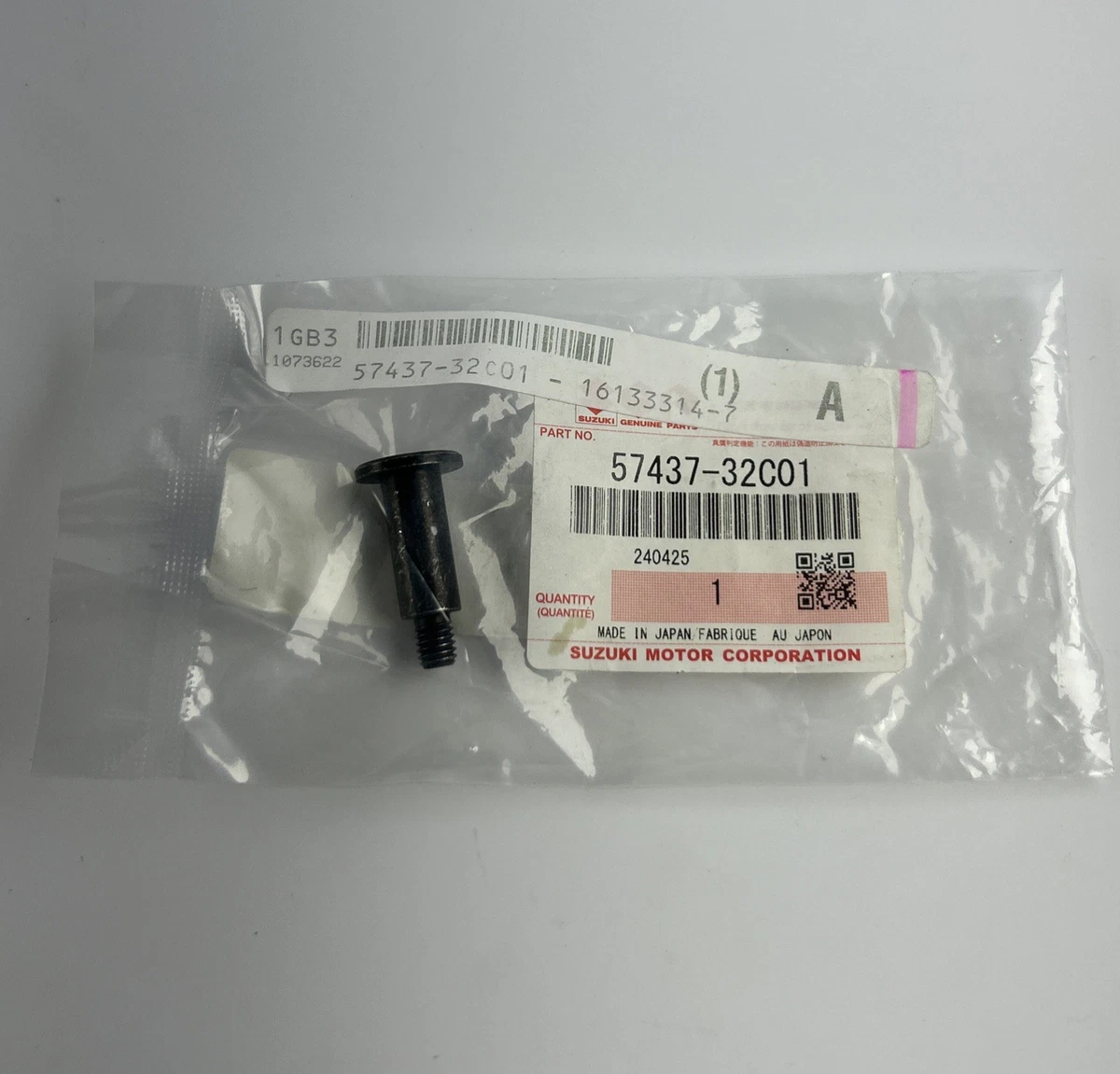 SUZUKI OEM LEVER BOLT | 57437-32C01 photo 1