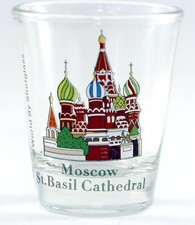 MOSCÚ RUSIA CATEDRAL DE SAN BASILIA VIDRIO DE CHUPITO